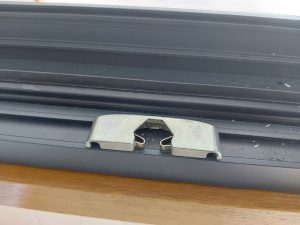 Houssette sur le semi-fixe - Fenêtre Aluminium